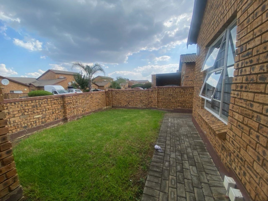 2 Bedroom Property for Sale in Honeypark Gauteng