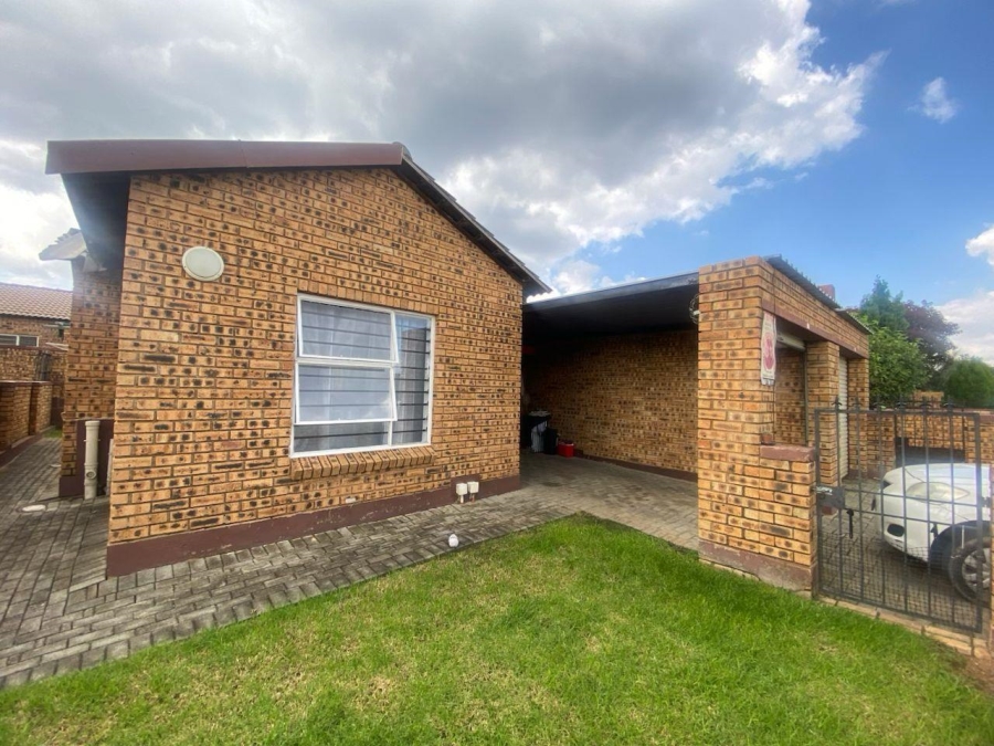 2 Bedroom Property for Sale in Honeypark Gauteng