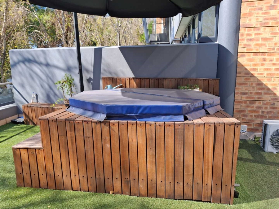 To Let 2 Bedroom Property for Rent in Benmore Gauteng