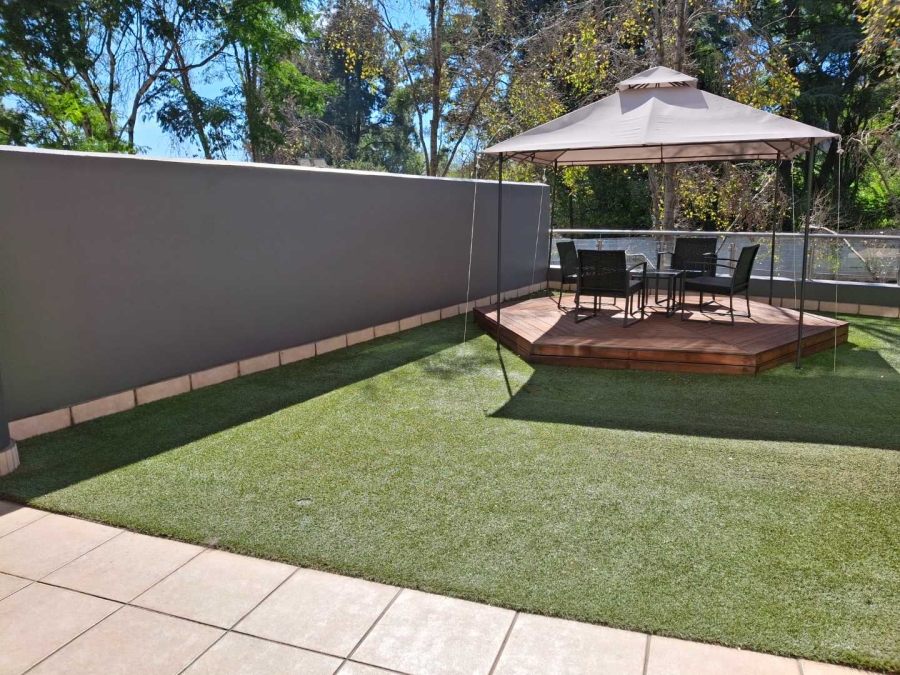 To Let 2 Bedroom Property for Rent in Benmore Gauteng