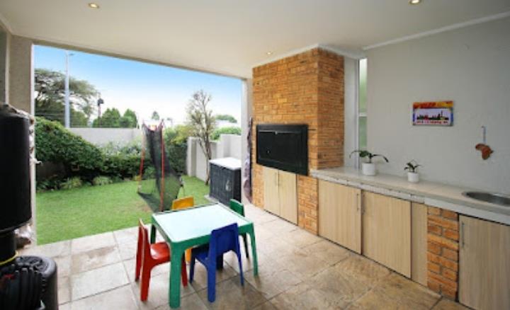 3 Bedroom Property for Sale in Strathavon Gauteng