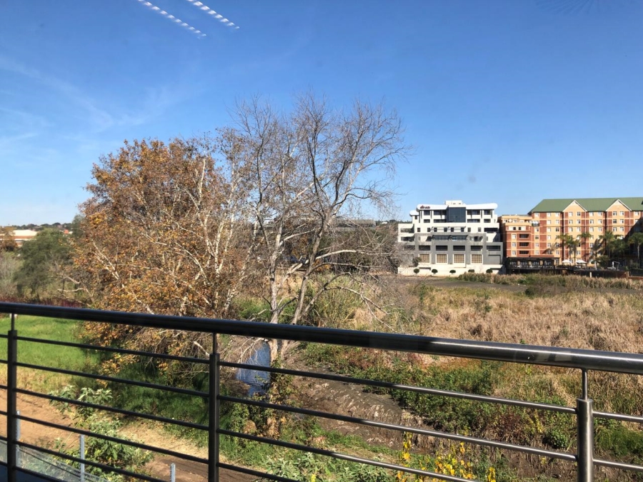 Commercial Property for Sale in Die Hoewes Gauteng