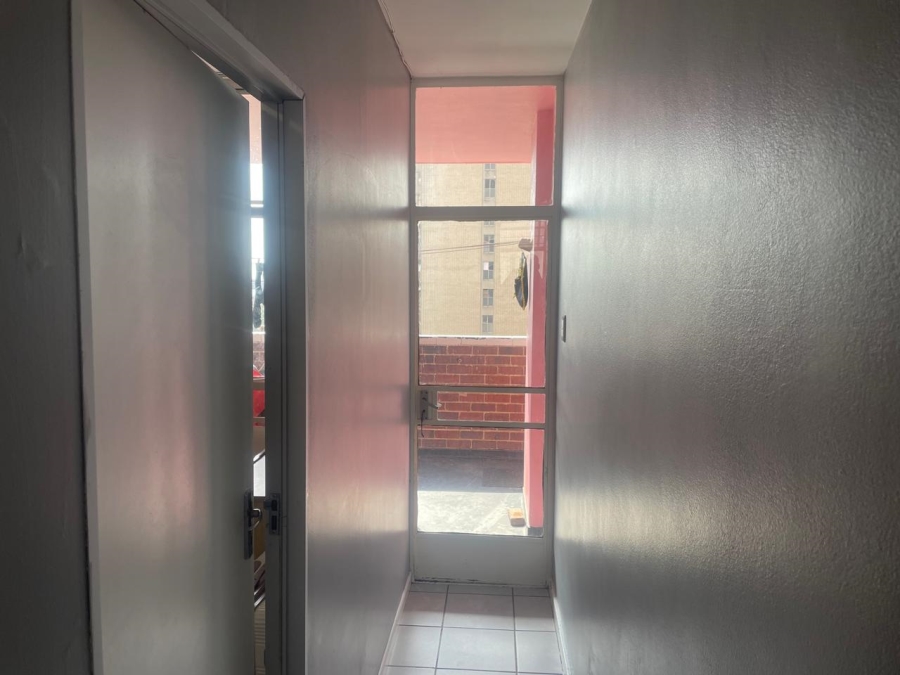 2 Bedroom Property for Sale in Hillbrow Gauteng