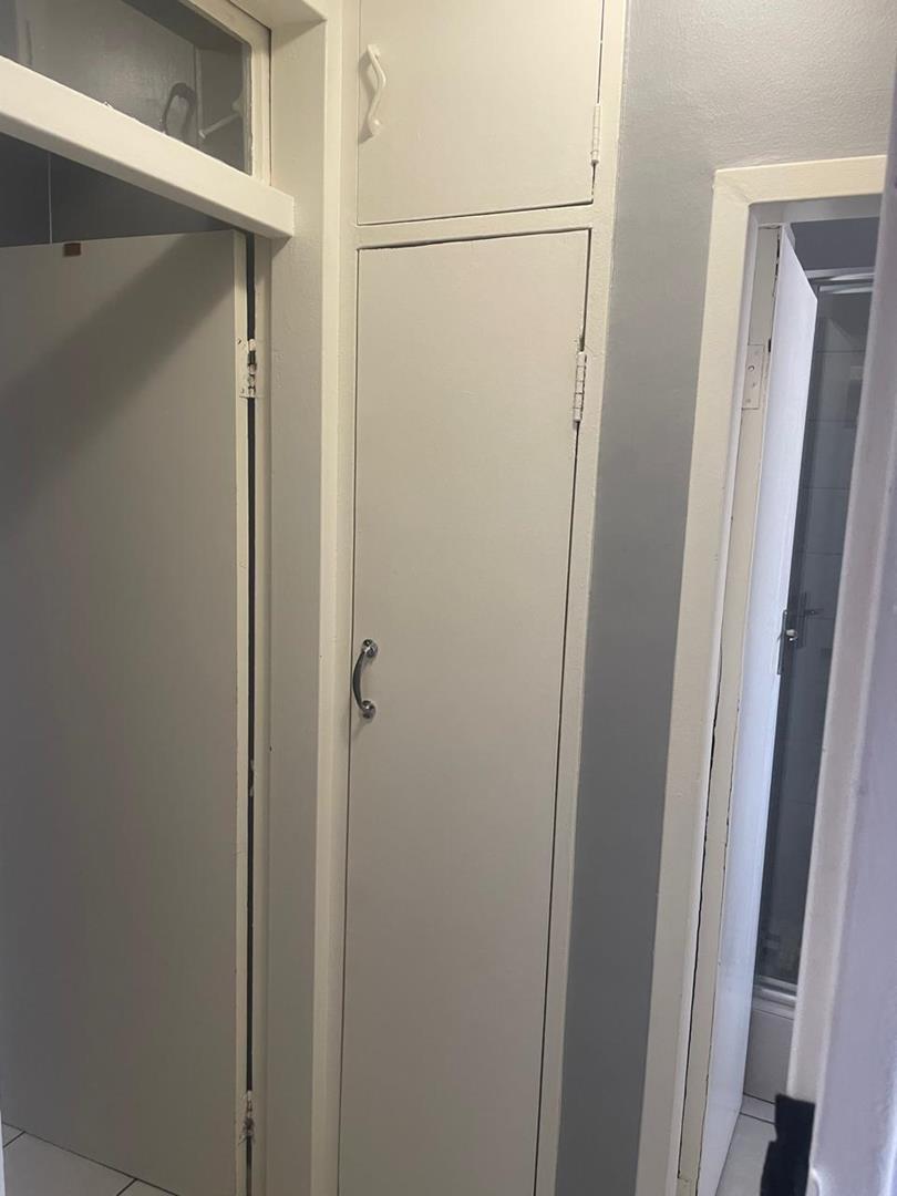 2 Bedroom Property for Sale in Hillbrow Gauteng