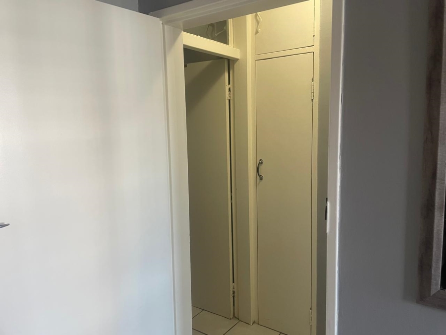 2 Bedroom Property for Sale in Hillbrow Gauteng
