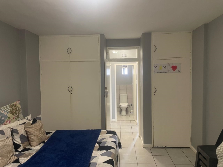 2 Bedroom Property for Sale in Hillbrow Gauteng