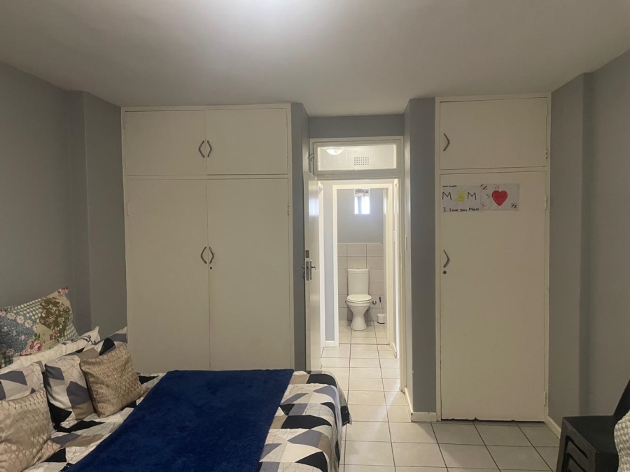 2 Bedroom Property for Sale in Hillbrow Gauteng