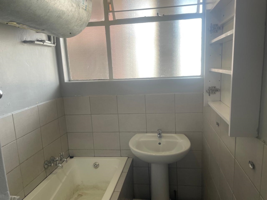 2 Bedroom Property for Sale in Hillbrow Gauteng
