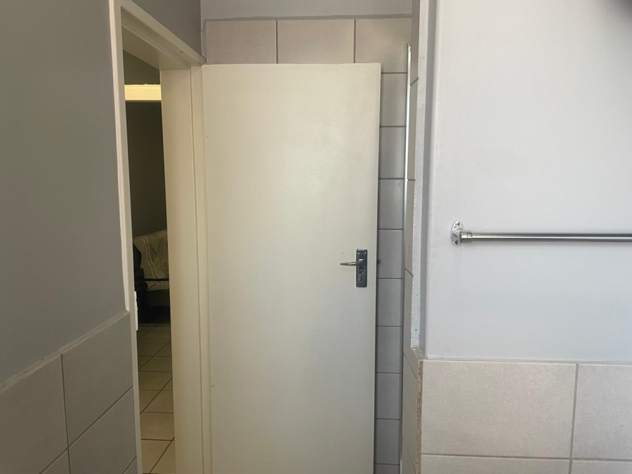 2 Bedroom Property for Sale in Hillbrow Gauteng