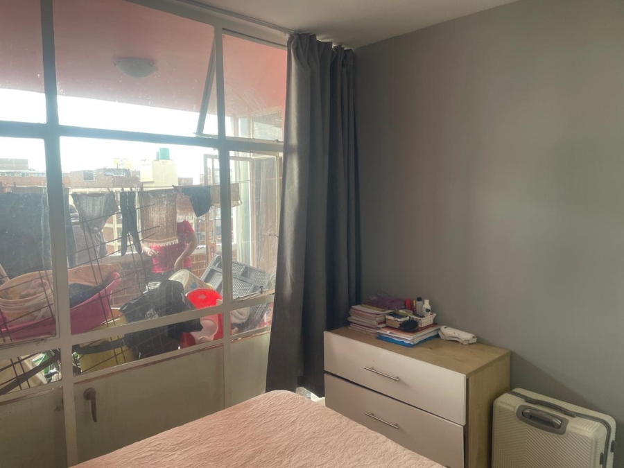 2 Bedroom Property for Sale in Hillbrow Gauteng