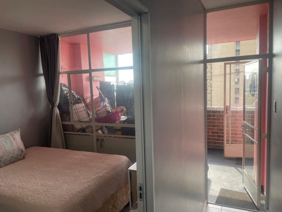 2 Bedroom Property for Sale in Hillbrow Gauteng