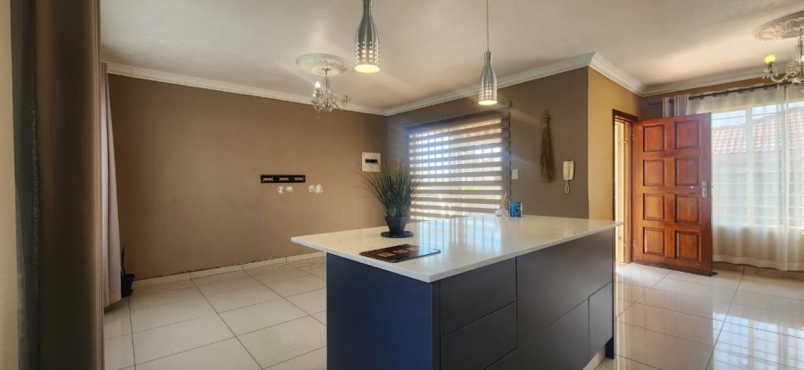To Let 3 Bedroom Property for Rent in Elandspark Gauteng