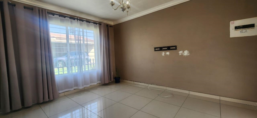 To Let 3 Bedroom Property for Rent in Elandspark Gauteng