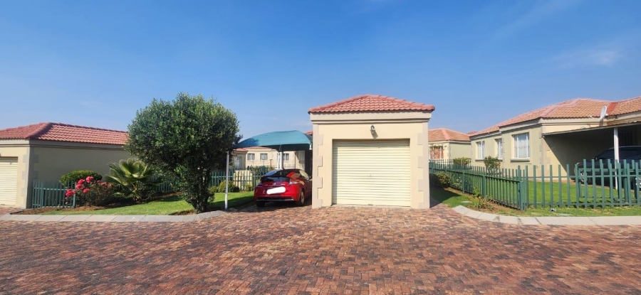 To Let 3 Bedroom Property for Rent in Elandspark Gauteng