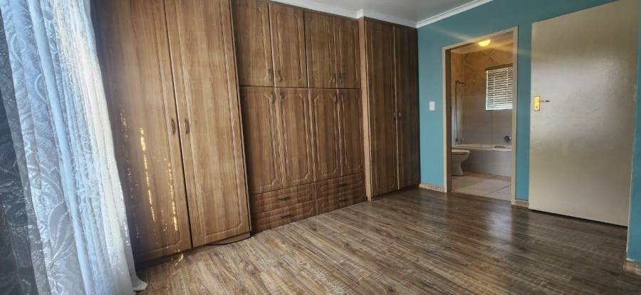 To Let 3 Bedroom Property for Rent in Elandspark Gauteng