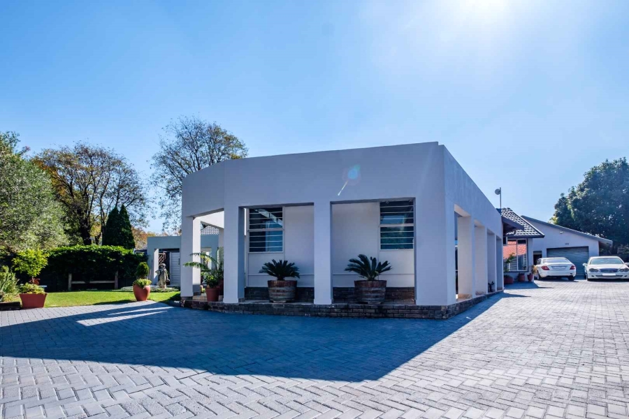 4 Bedroom Property for Sale in General Albertspark Gauteng