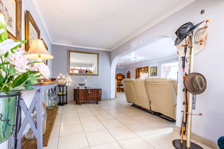 4 Bedroom Property for Sale in General Albertspark Gauteng