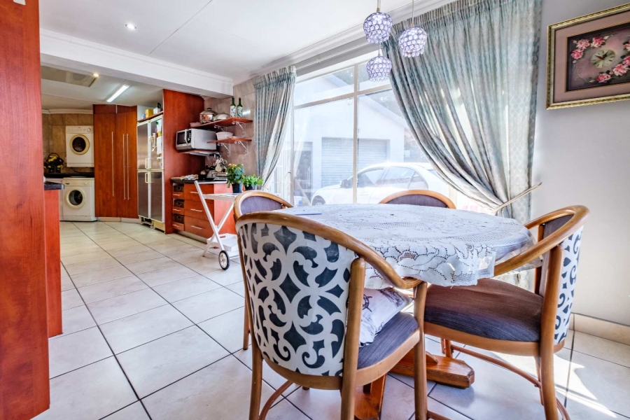 4 Bedroom Property for Sale in General Albertspark Gauteng