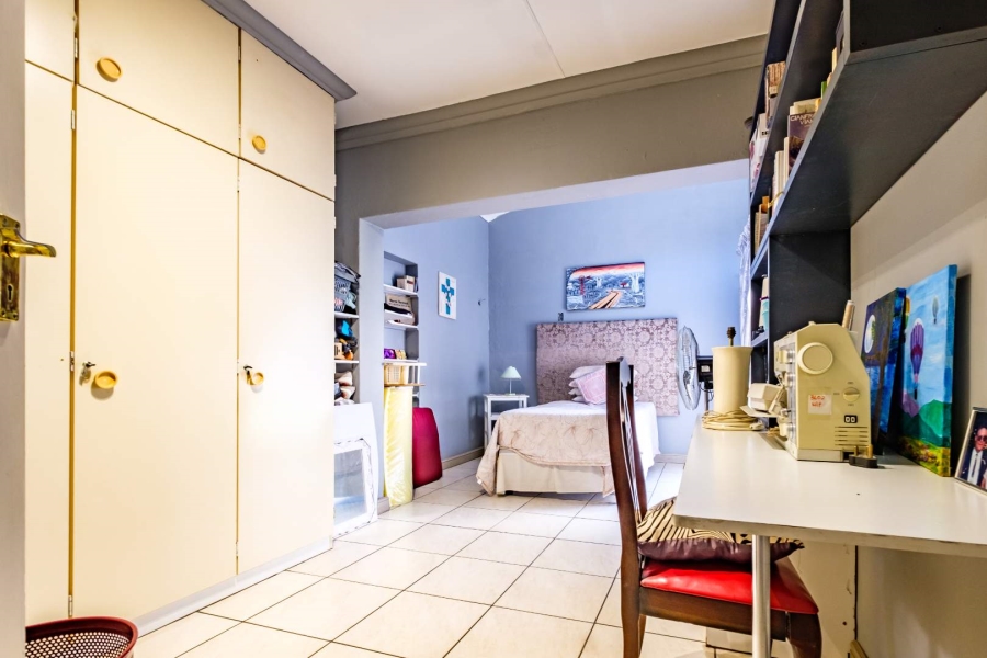 4 Bedroom Property for Sale in General Albertspark Gauteng