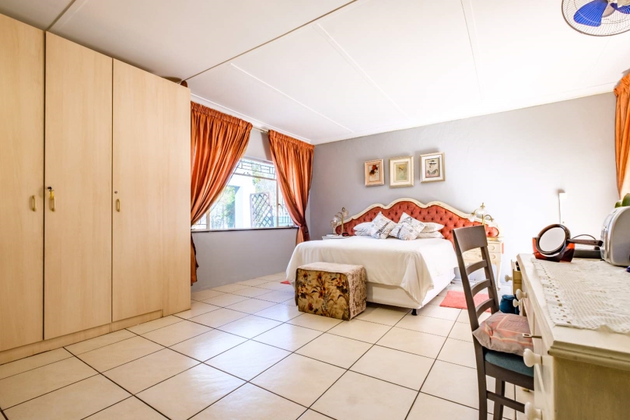 4 Bedroom Property for Sale in General Albertspark Gauteng