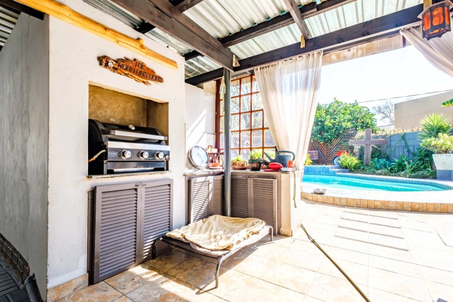 4 Bedroom Property for Sale in General Albertspark Gauteng