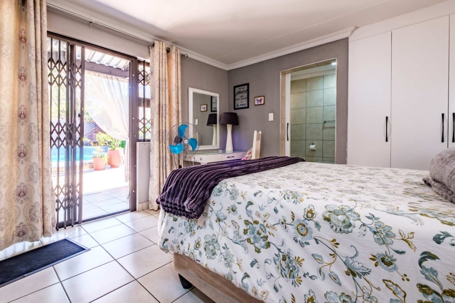 4 Bedroom Property for Sale in General Albertspark Gauteng