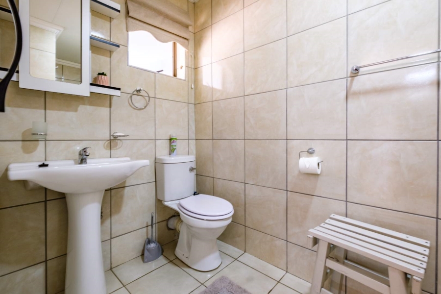 4 Bedroom Property for Sale in General Albertspark Gauteng