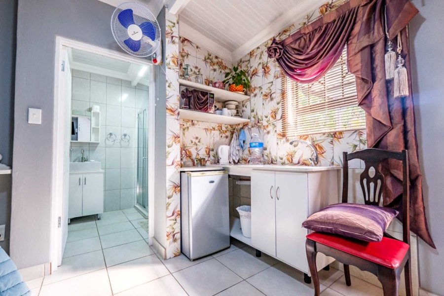 4 Bedroom Property for Sale in General Albertspark Gauteng