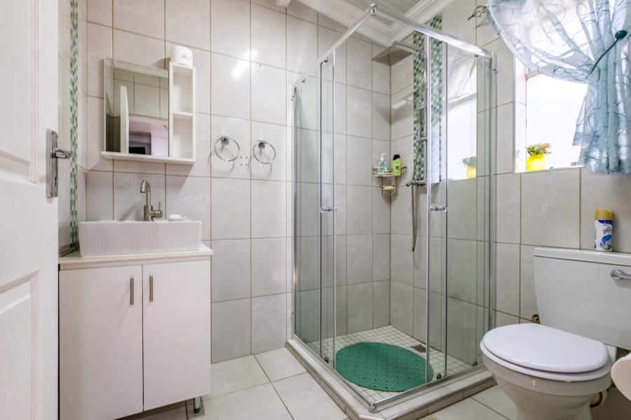 4 Bedroom Property for Sale in General Albertspark Gauteng
