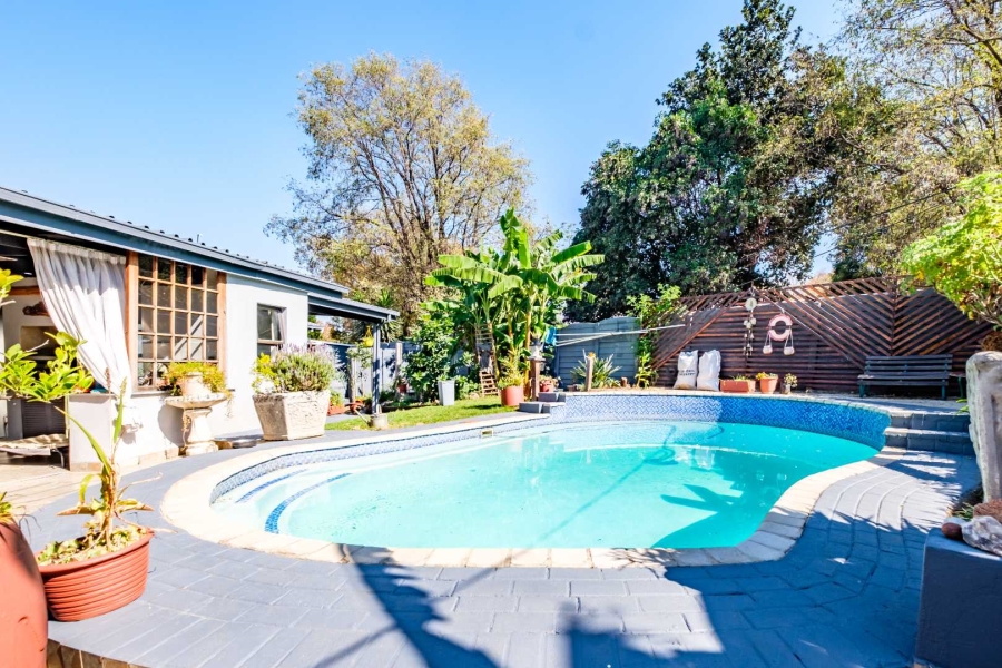 4 Bedroom Property for Sale in General Albertspark Gauteng