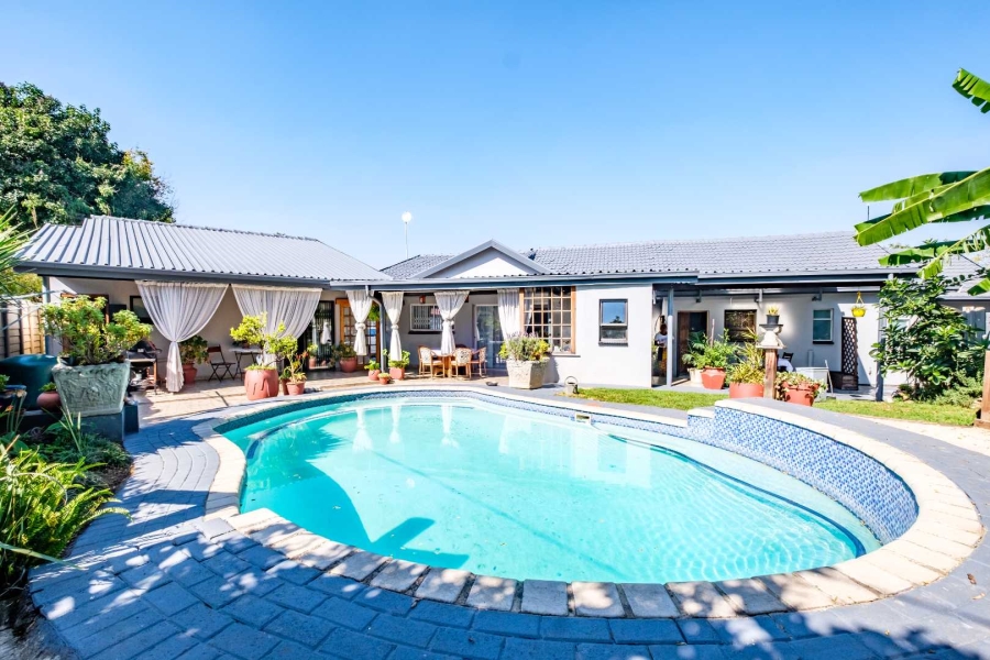 4 Bedroom Property for Sale in General Albertspark Gauteng