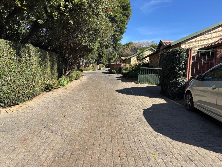2 Bedroom Property for Sale in Die Wilgers Gauteng