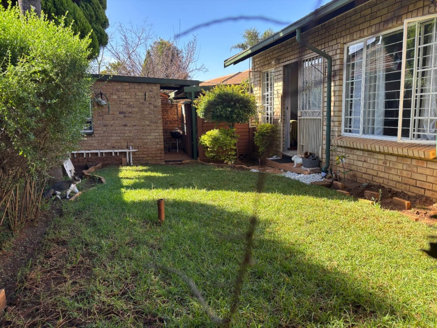 2 Bedroom Property for Sale in Die Wilgers Gauteng