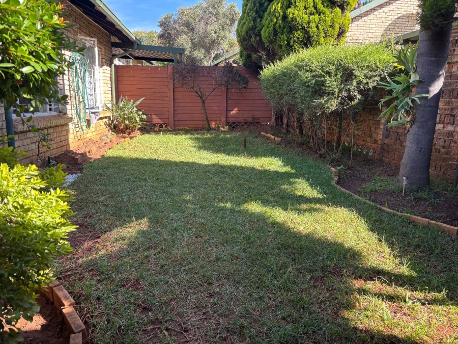 2 Bedroom Property for Sale in Die Wilgers Gauteng