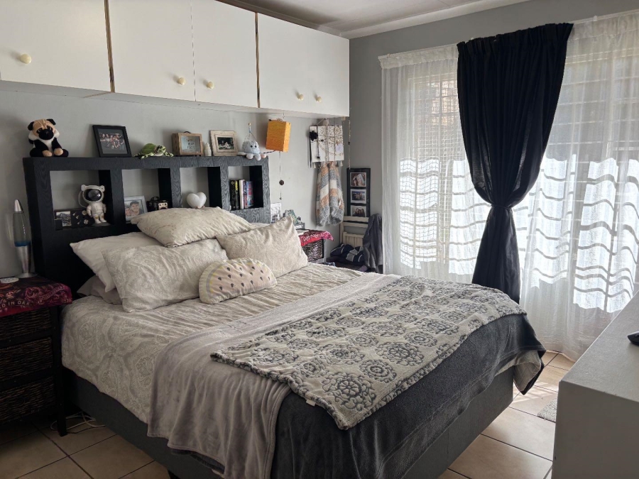 2 Bedroom Property for Sale in Die Wilgers Gauteng