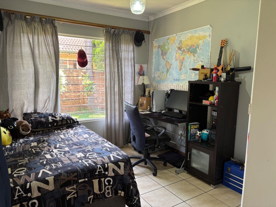2 Bedroom Property for Sale in Die Wilgers Gauteng