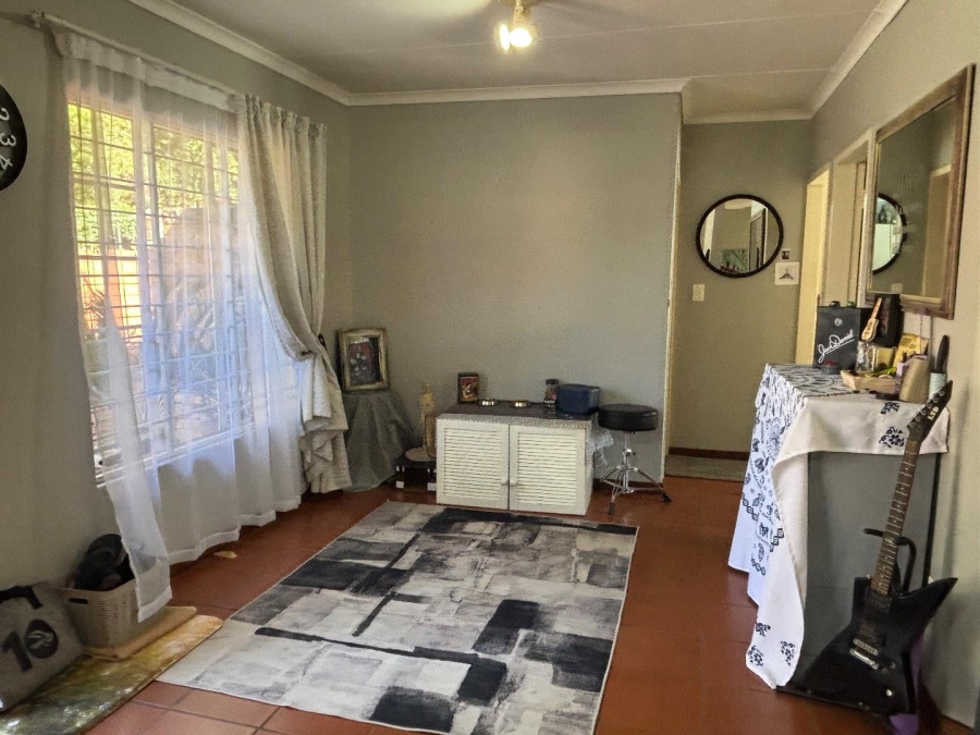 2 Bedroom Property for Sale in Die Wilgers Gauteng