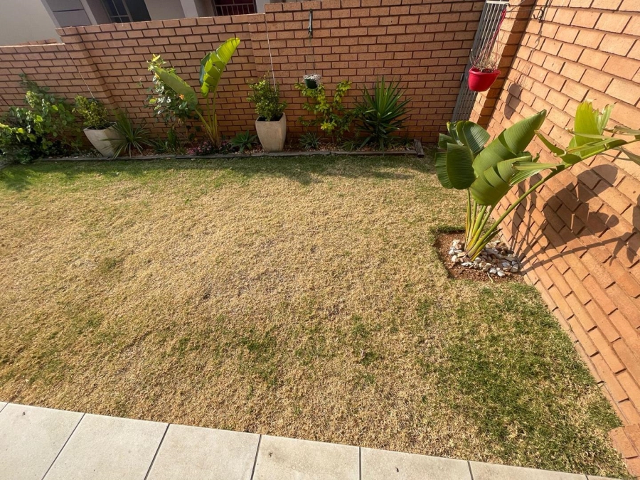 To Let 2 Bedroom Property for Rent in Mooikloof Ridge Gauteng