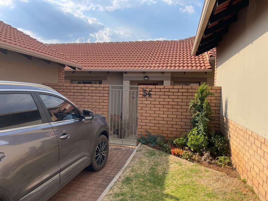 To Let 2 Bedroom Property for Rent in Mooikloof Ridge Gauteng
