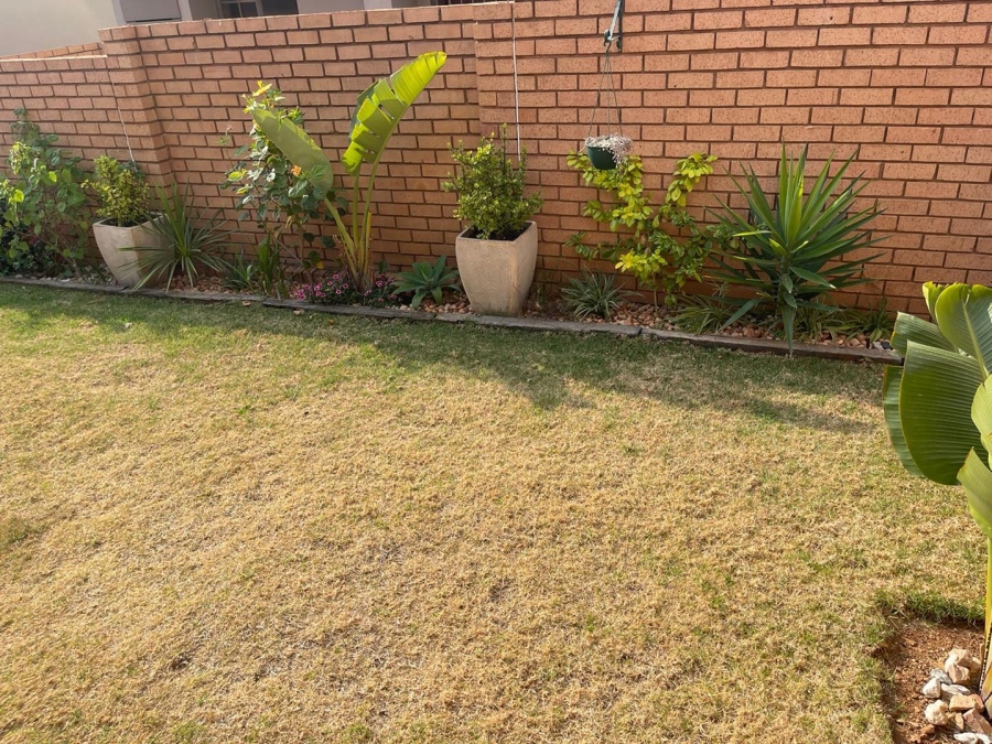 To Let 2 Bedroom Property for Rent in Mooikloof Ridge Gauteng