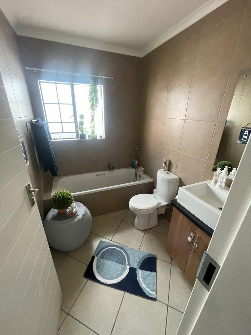To Let 2 Bedroom Property for Rent in Mooikloof Ridge Gauteng