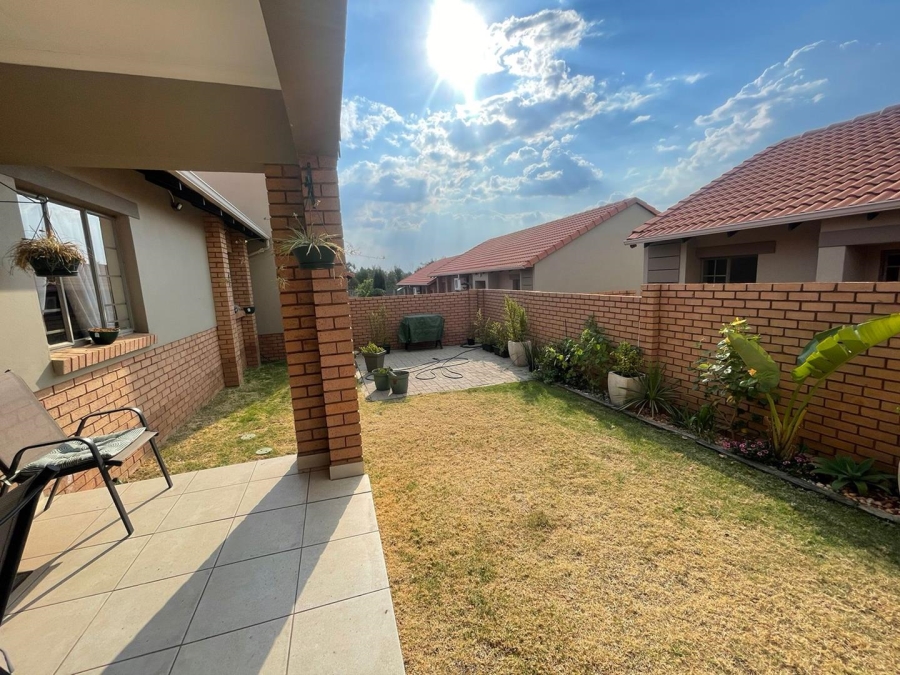 To Let 2 Bedroom Property for Rent in Mooikloof Ridge Gauteng