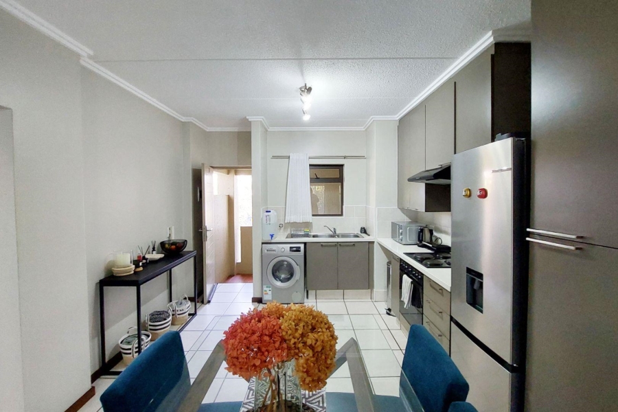 To Let 2 Bedroom Property for Rent in Bryanston Gauteng