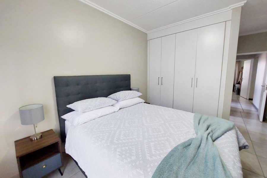To Let 2 Bedroom Property for Rent in Bryanston Gauteng