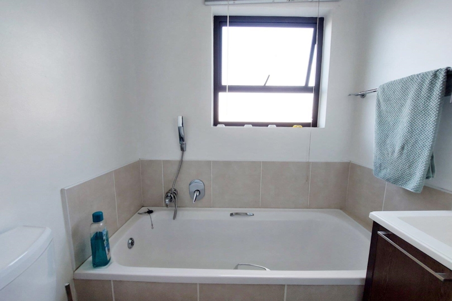 To Let 2 Bedroom Property for Rent in Bryanston Gauteng
