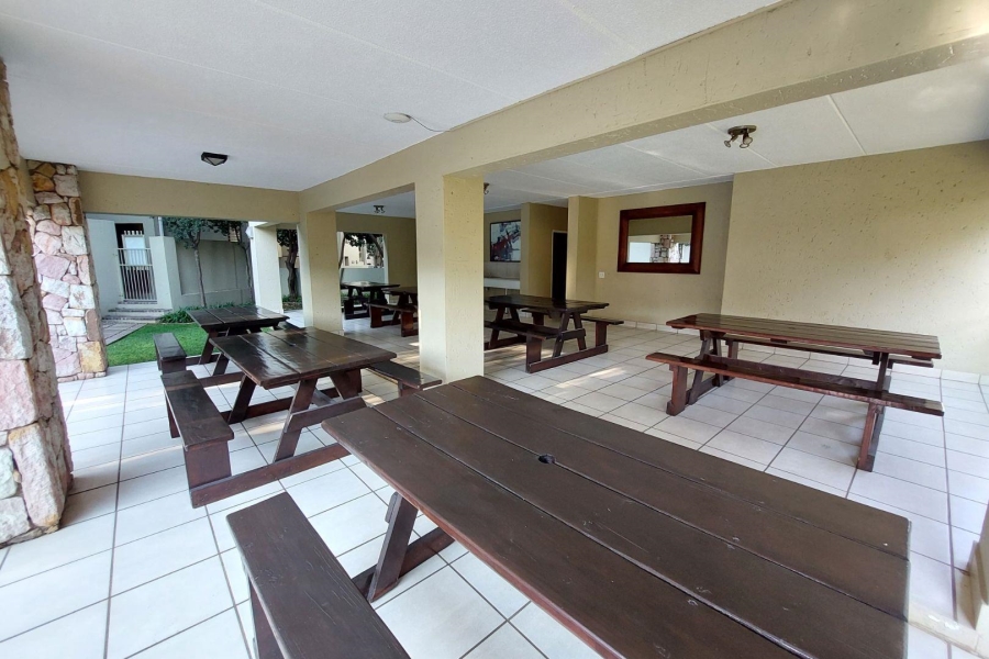 To Let 2 Bedroom Property for Rent in Bryanston Gauteng