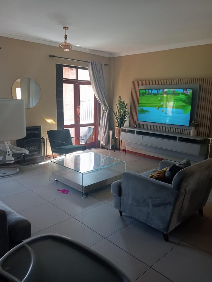 3 Bedroom Property for Sale in Equestria Gauteng