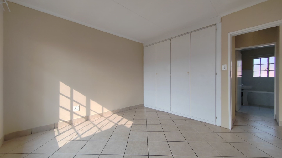 To Let 2 Bedroom Property for Rent in Pierre Van Ryneveld Gauteng