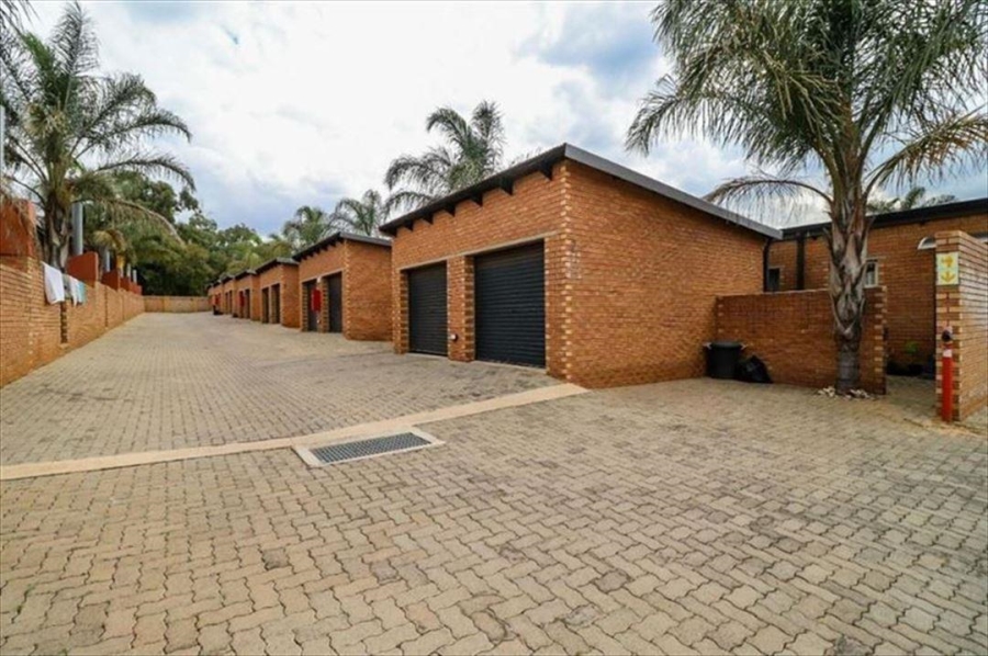 3 Bedroom Property for Sale in Glen Marais Gauteng
