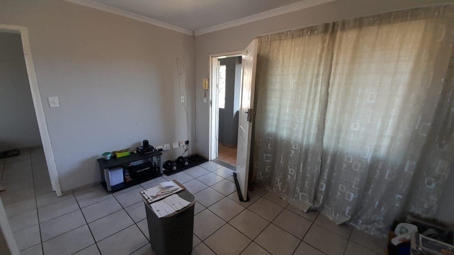 1 Bedroom Property for Sale in Glen Marais Gauteng